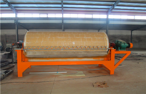 磁選機(jī)價(jià)格，磁選機(jī)價(jià)格選別指標(biāo)有哪次方面?_鐵礦磁選機(jī)價(jià)格選別指標(biāo)有哪次方面?磁場(chǎng)一般為多少_磁塊如何排列