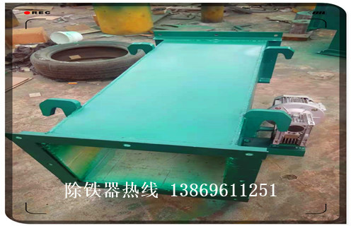 管道自卸式除鐵器，江蘇RCYG-450管道自卸式除鐵器_遠(yuǎn)力江蘇RCYG-450管道自卸式除鐵器應(yīng)用安裝示意圖型12000高斯_可定制工作原理